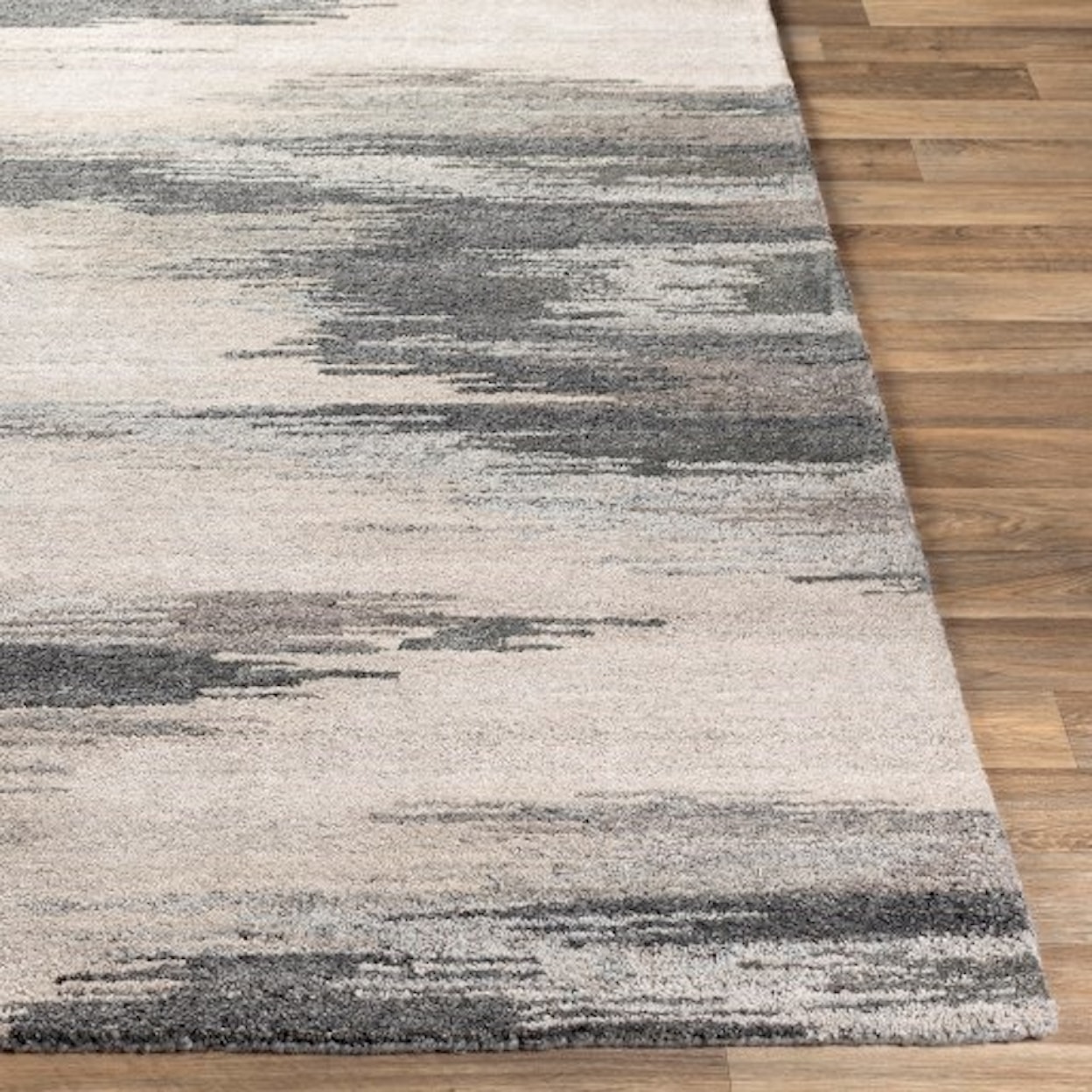 Surya Montclair 4' x 6' Rug