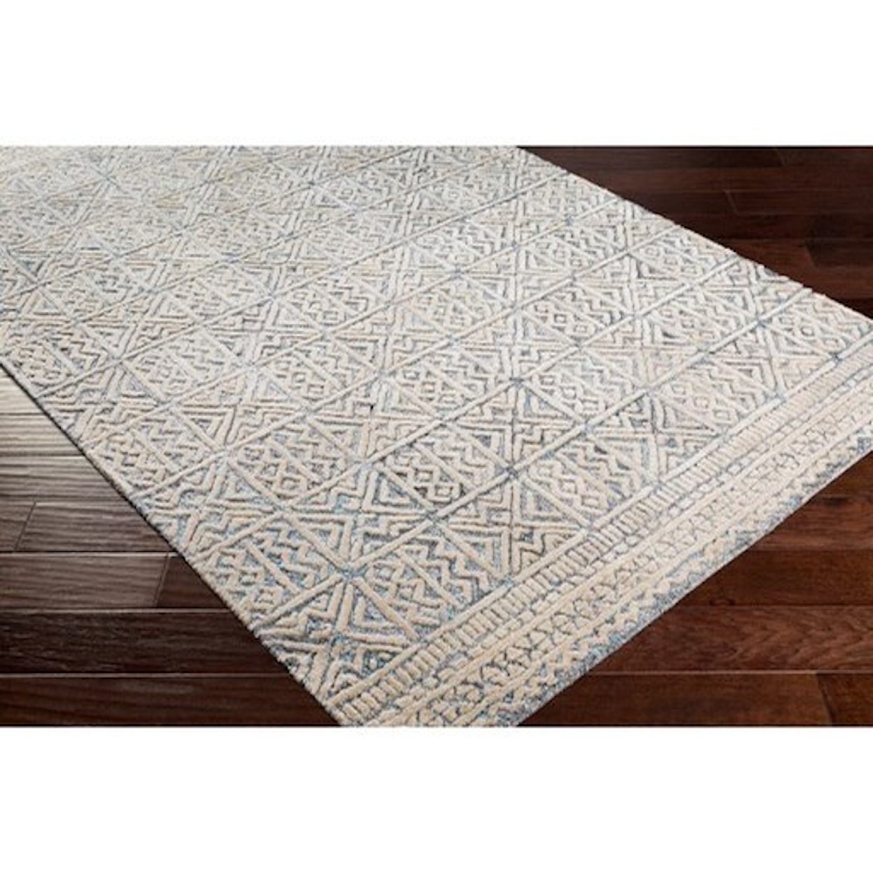 Surya Montclair 2' x 3' Rug