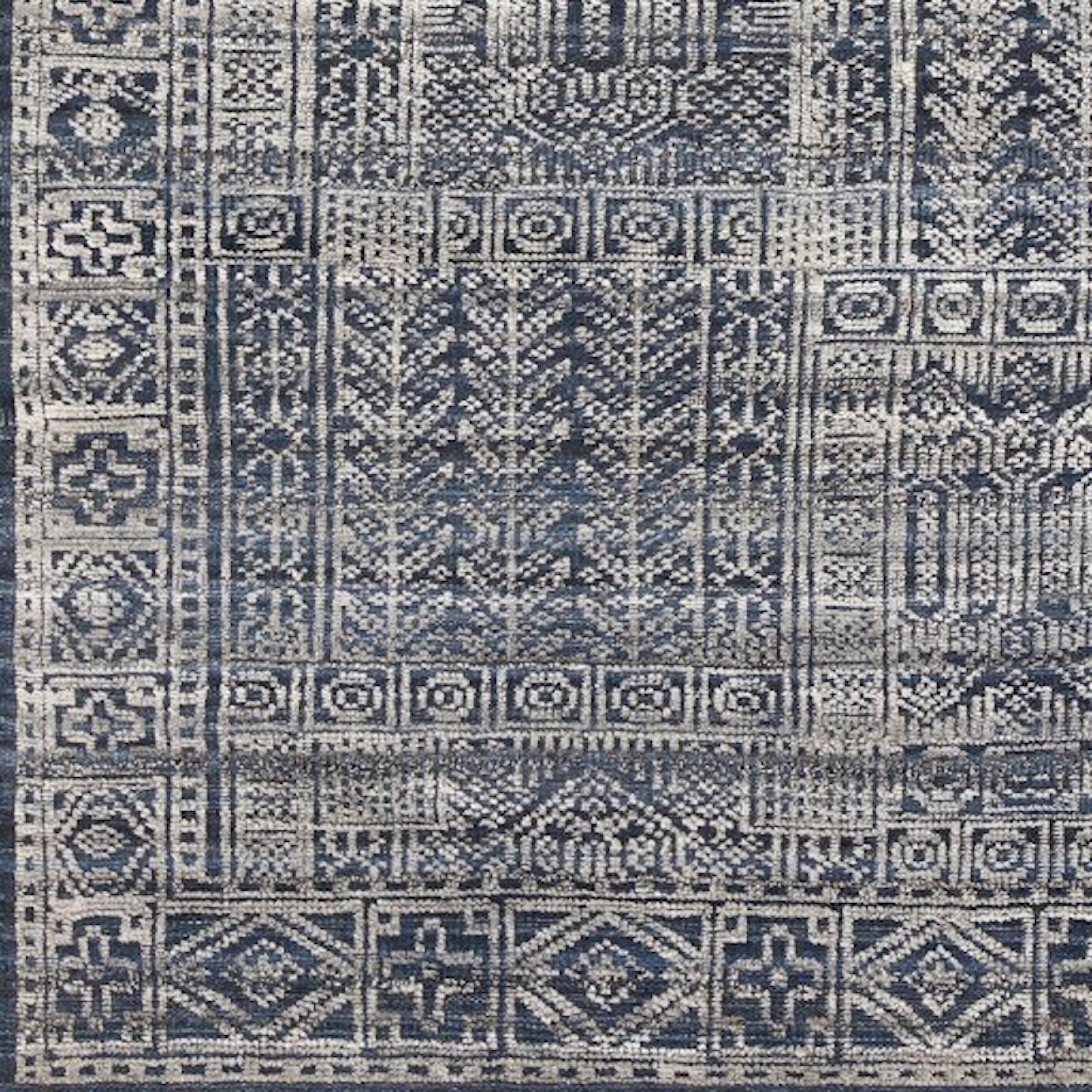 Surya Nobility 4' x 6' Rug