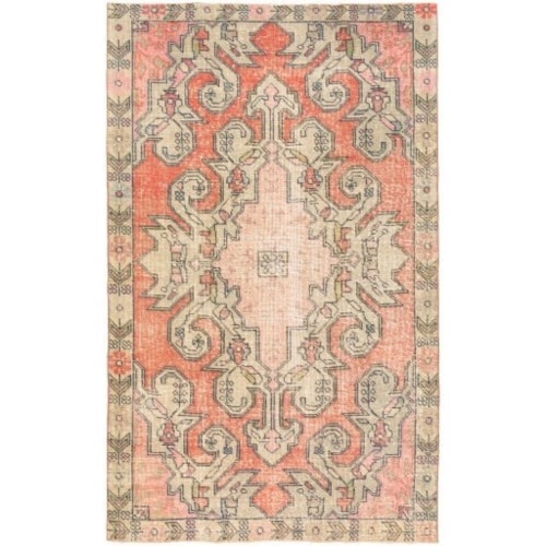 4'2" x 6'8" Rug