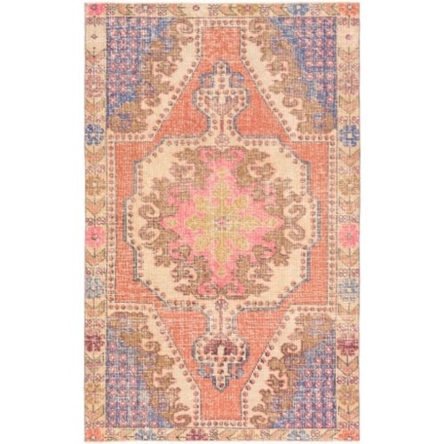 4'2" x 6'8" Rug