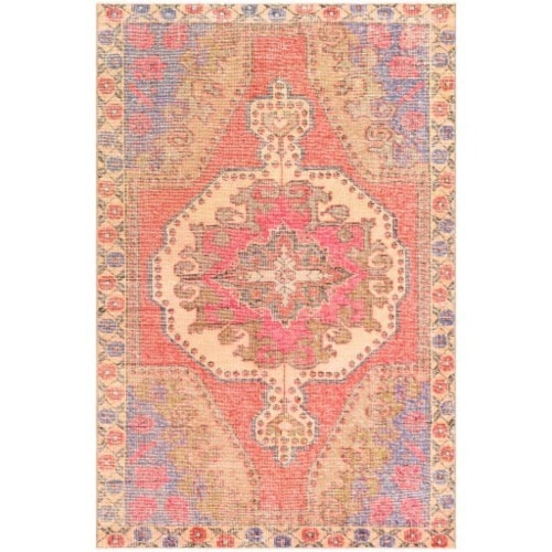 4'4" x 6'9" Rug