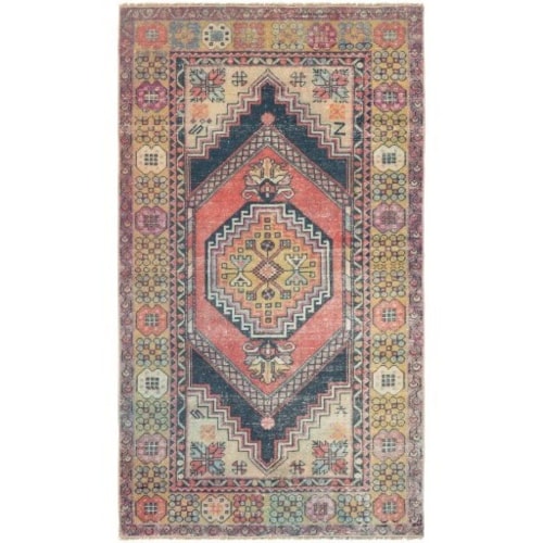 3'8" x 6'5" Rug