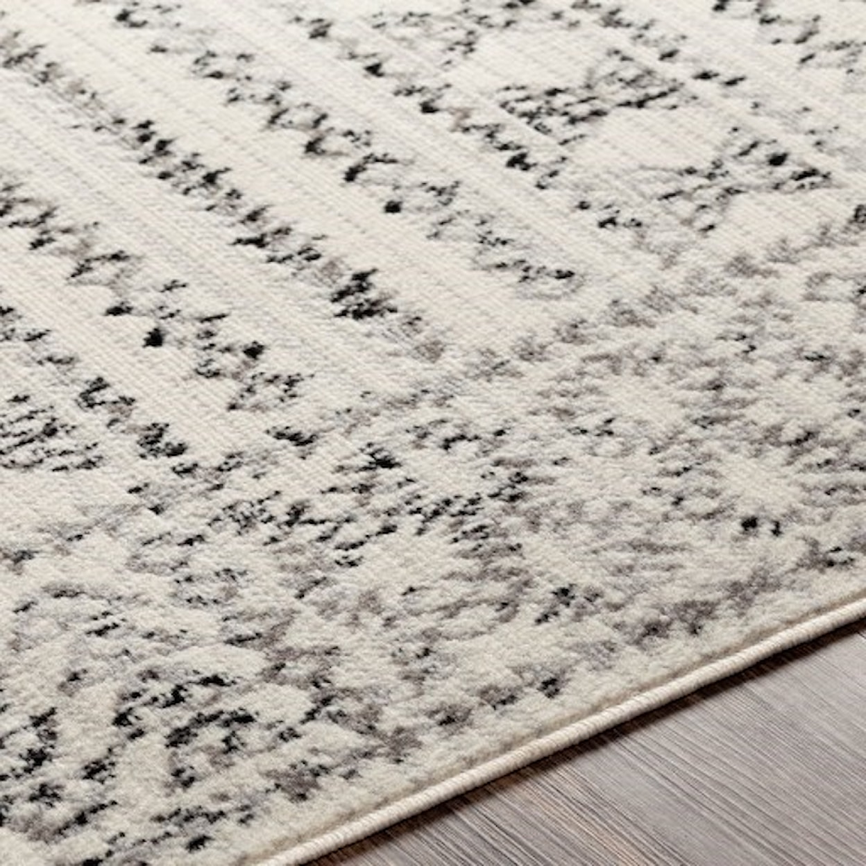 Surya Pisa 5' x 7' Rug