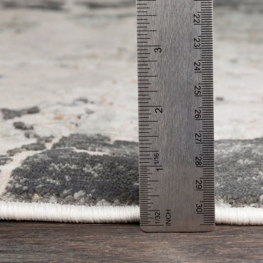 Surya Quatro 6'7" x 9'6" Rug