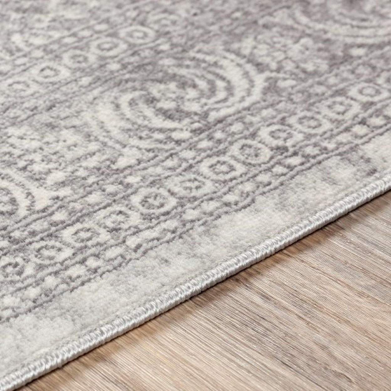 Surya Roma 5'3" x 7'1" Rug