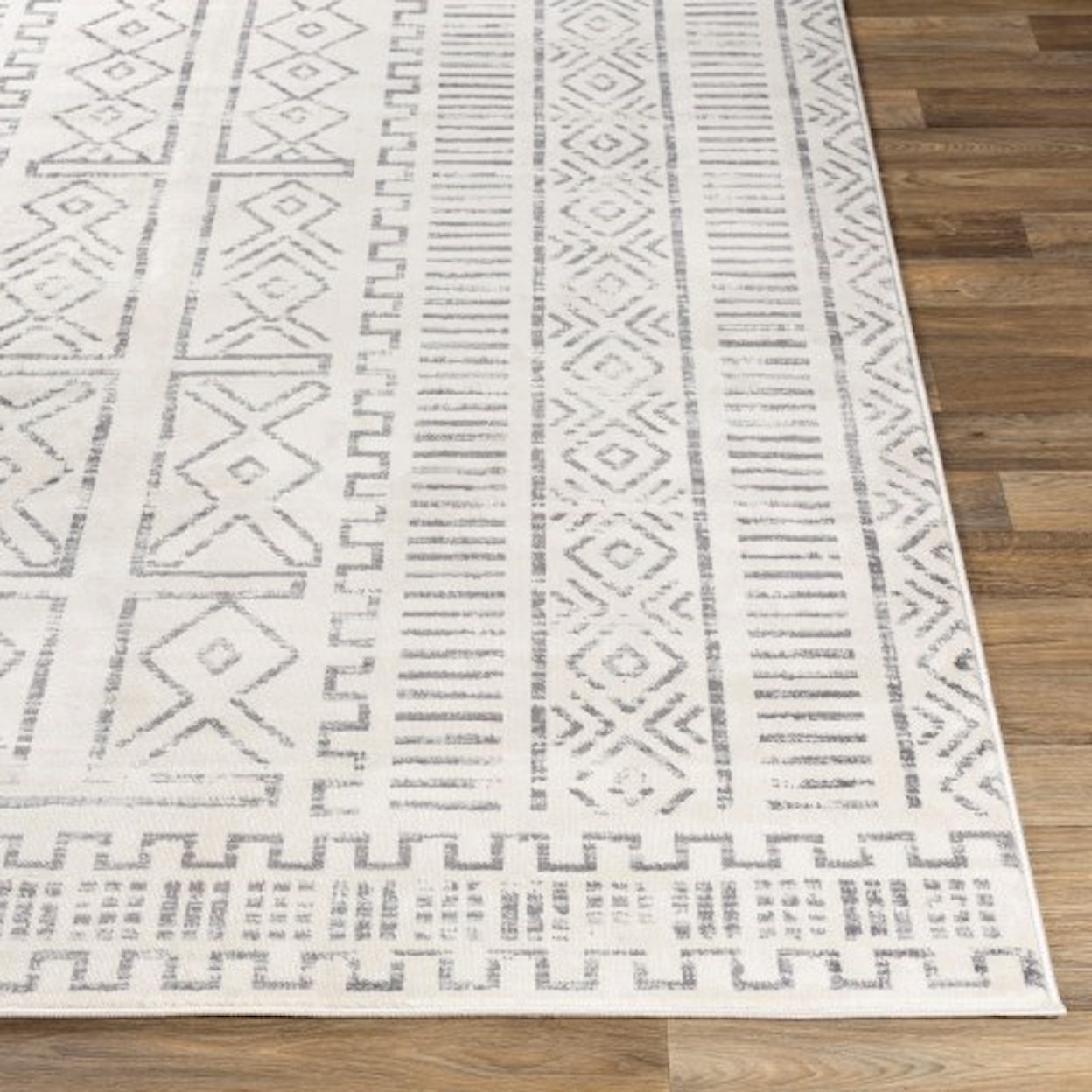 Surya Roma 5'3" x 7'1" Rug