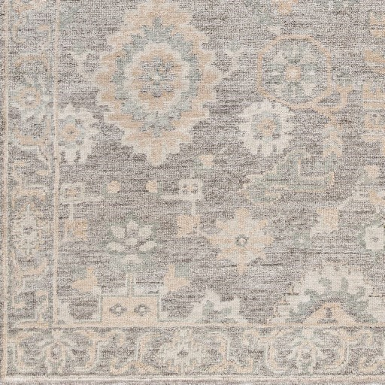 Surya Royal 4' x 6' Rug