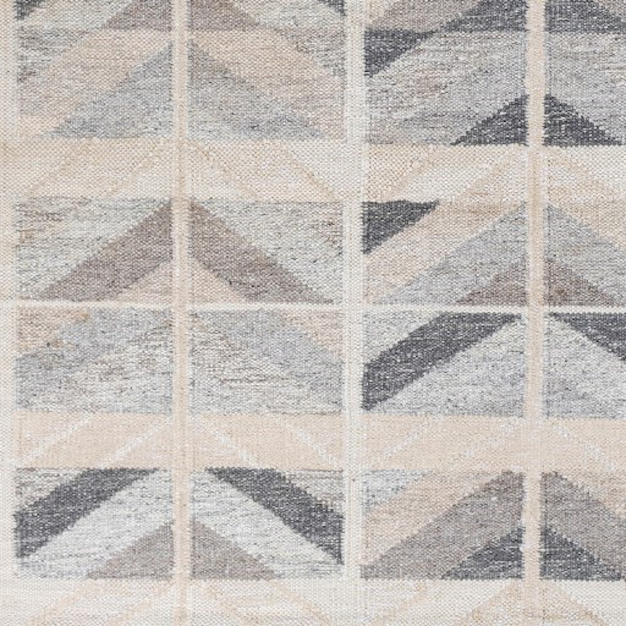 Surya Scandi 2' x 3' Rug