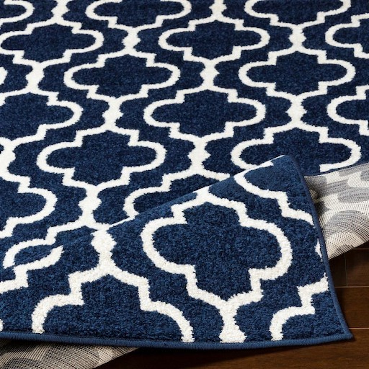 Surya Seville 2' x 2'11" Rug