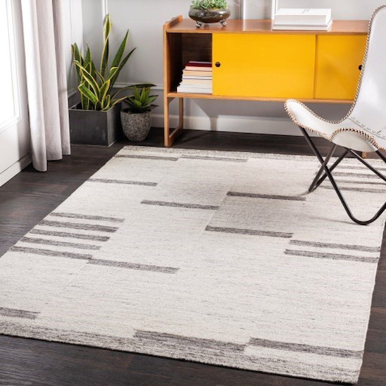 Surya Tamaris 2' x 3' Rug