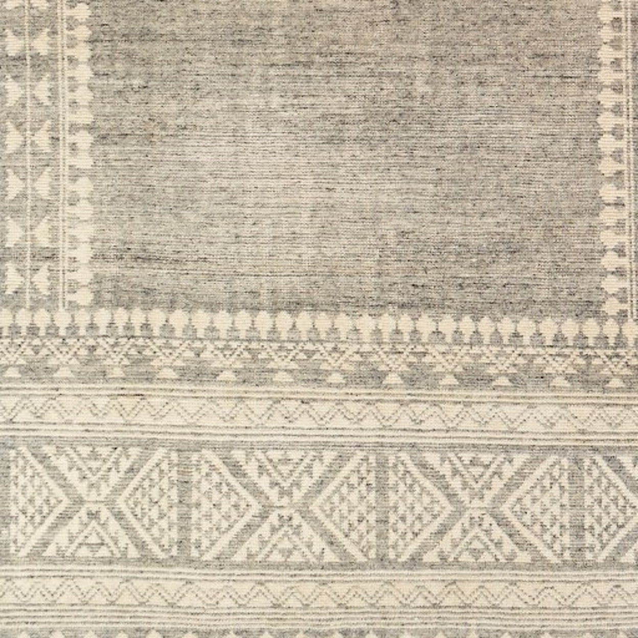 Surya Tunus 2' x 3' Rug