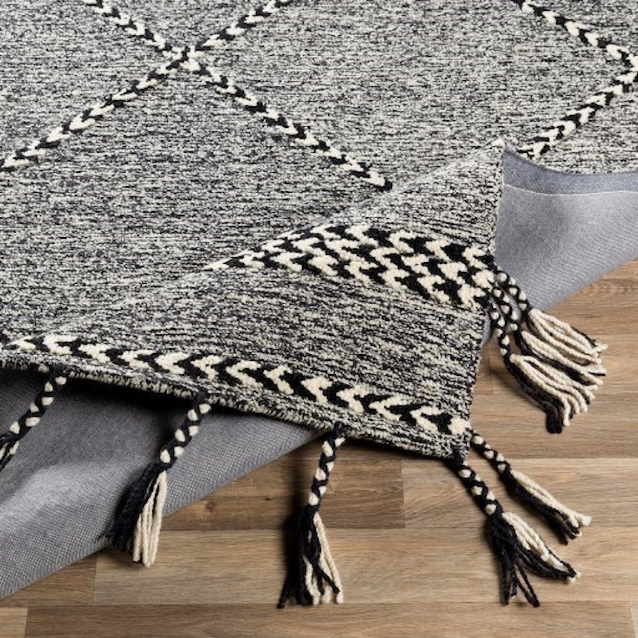 Surya Zanafi Tassels ZTS-2307 2' x 3' Rug