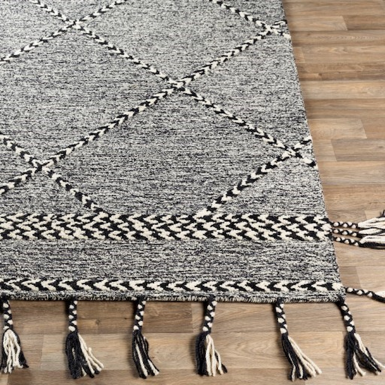 Surya Zanafi Tassels ZTS-2307 5' x 7'6" Rug