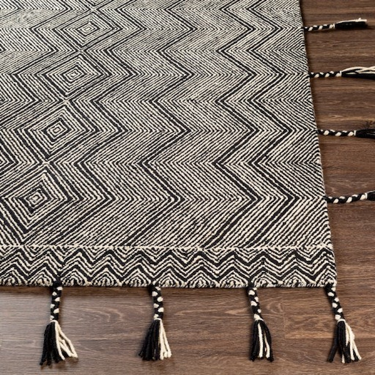 Surya Zanafi Tassels ZTS-2308 5' x 7'6" Rug