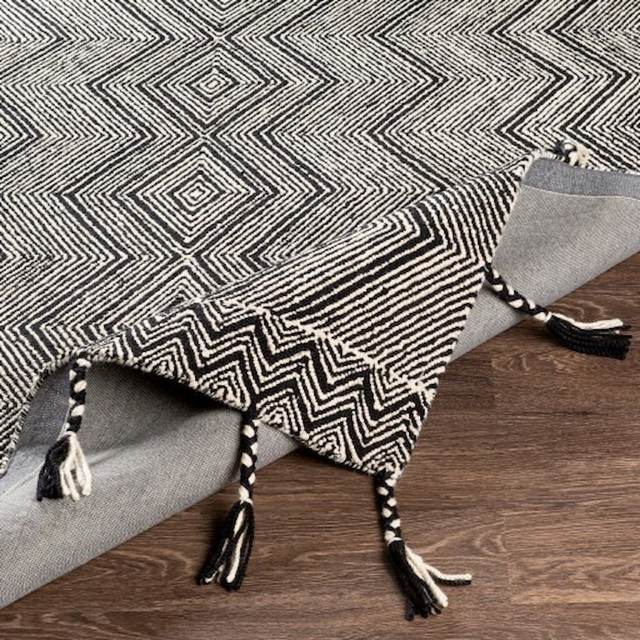 Surya Zanafi Tassels ZTS-2308 8' x 10' Rug