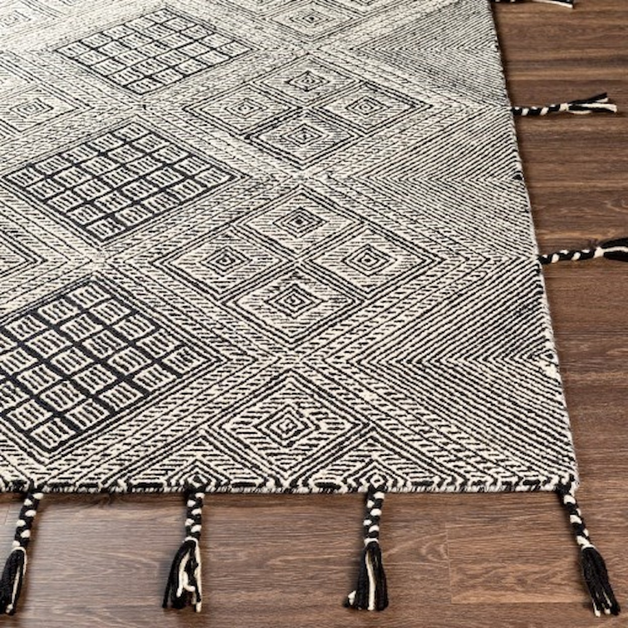 Surya Zanafi Tassels ZTS-2309 8' x 10' Rug