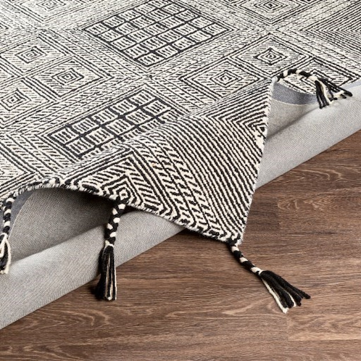 Surya Zanafi Tassels ZTS-2309 8' x 10' Rug