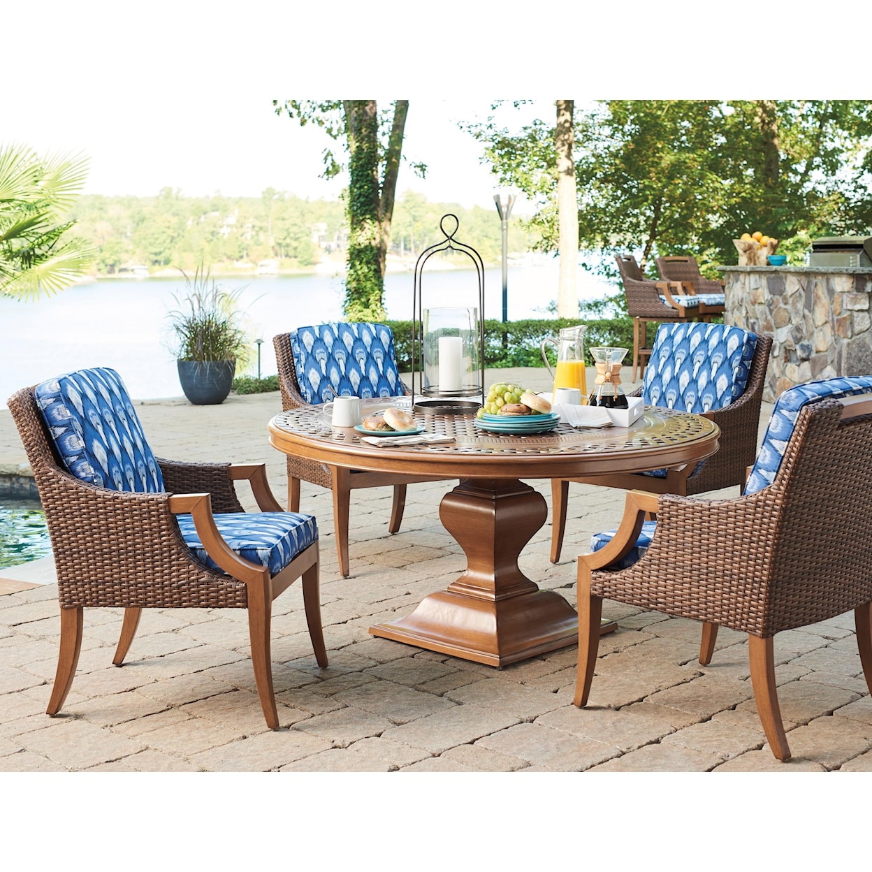 Tommy Bahama Outdoor Living Harbor Isle 5-Piece Outdoor Dining Set