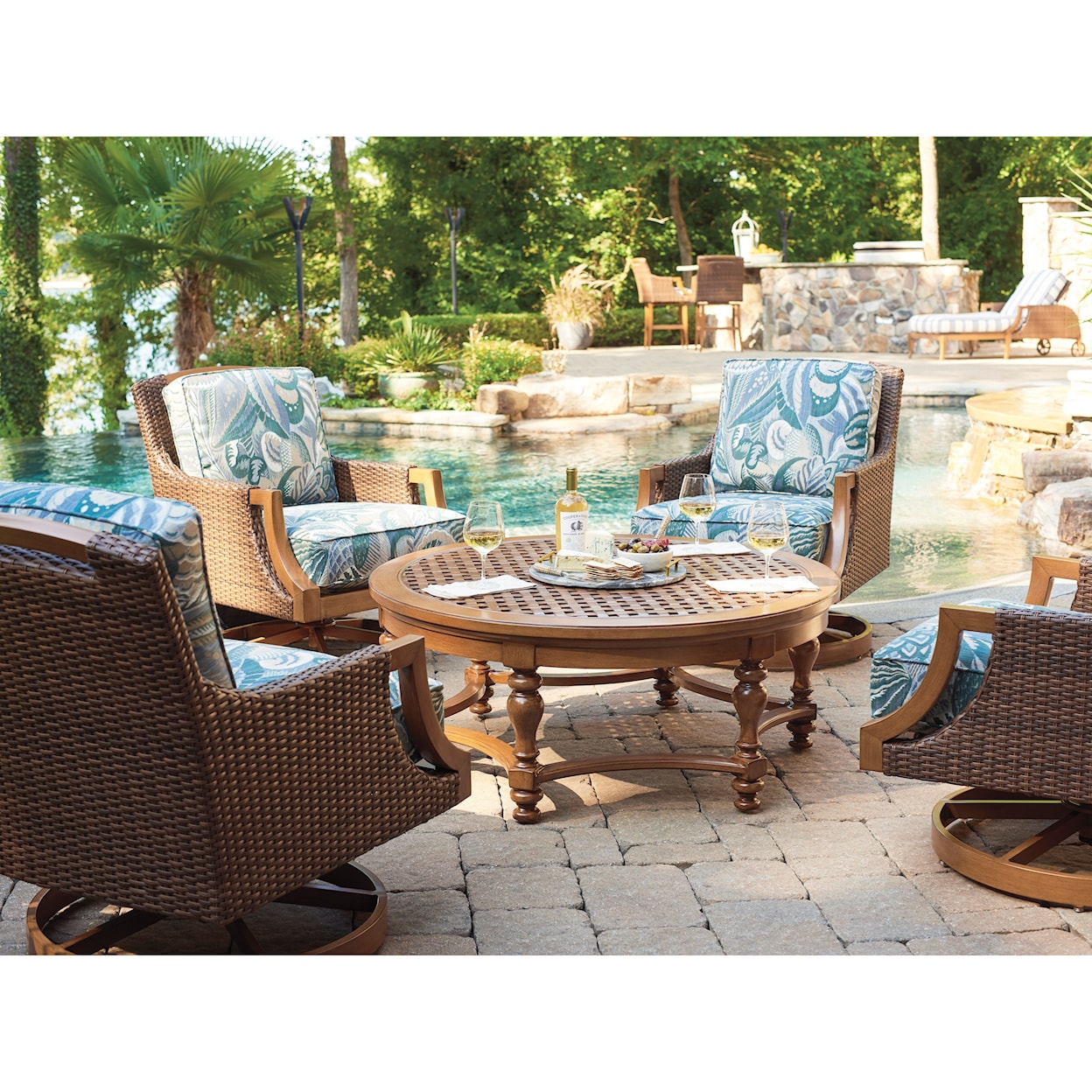 Tommy Bahama Outdoor Living Harbor Isle 5-Piece Outdoor Chat Set