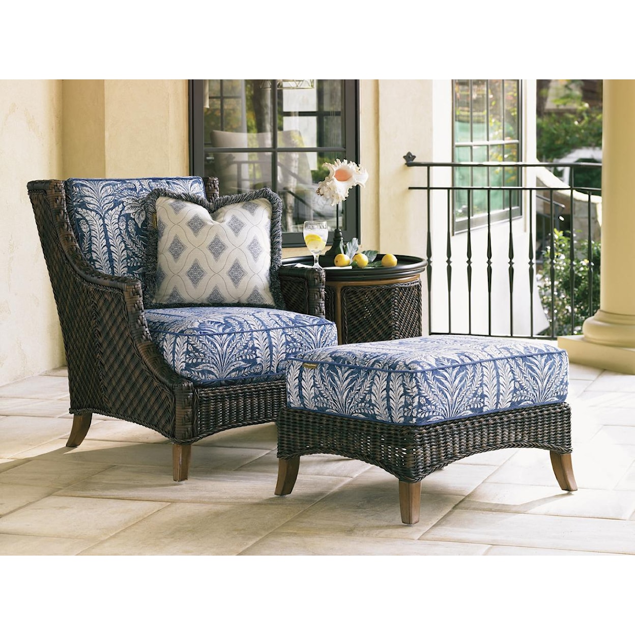 Tommy Bahama Outdoor Living Island Estate Lanai Lounge Chair and Ottoman Set with Table