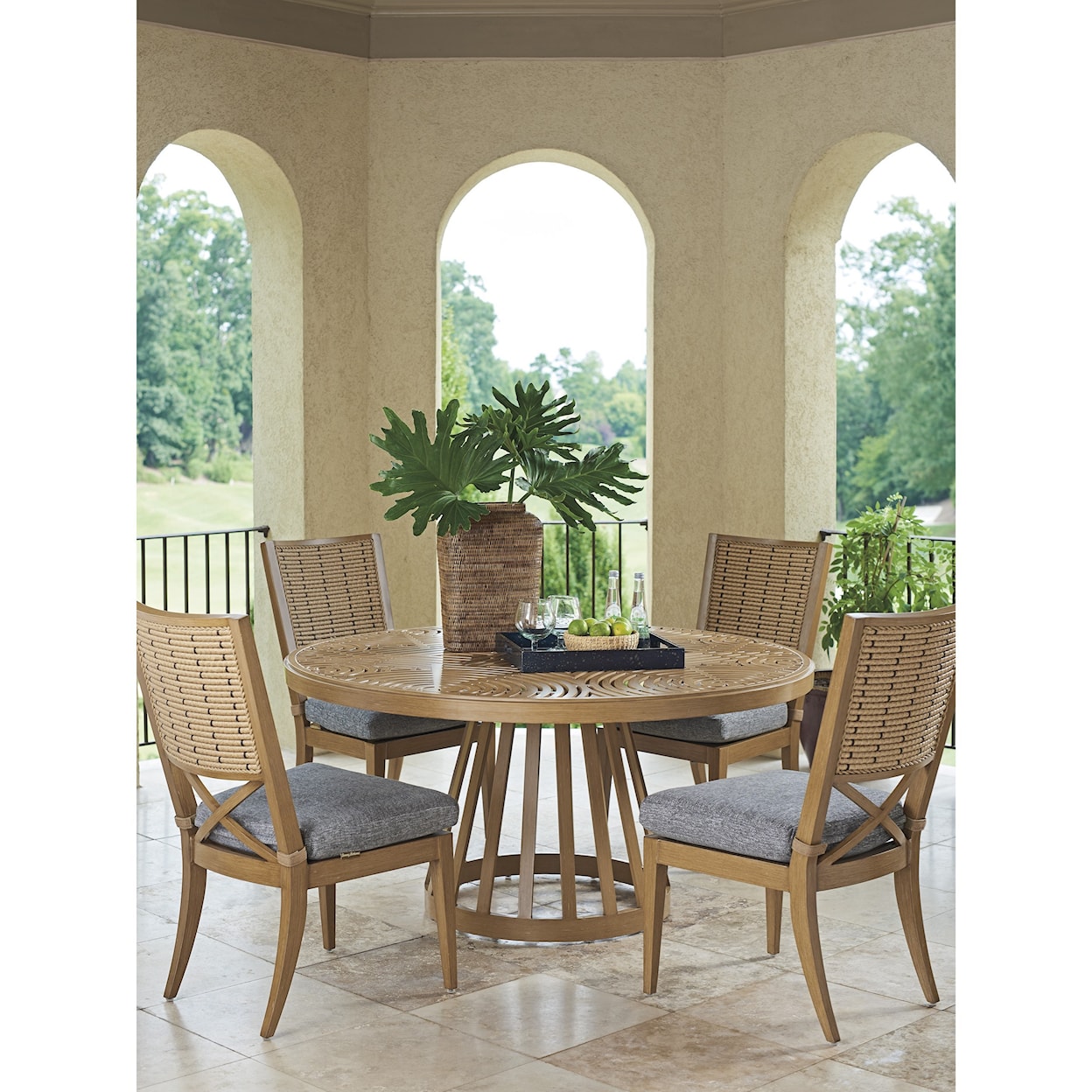 Tommy Bahama Outdoor Living Los Altos Valley View Round Dining Table