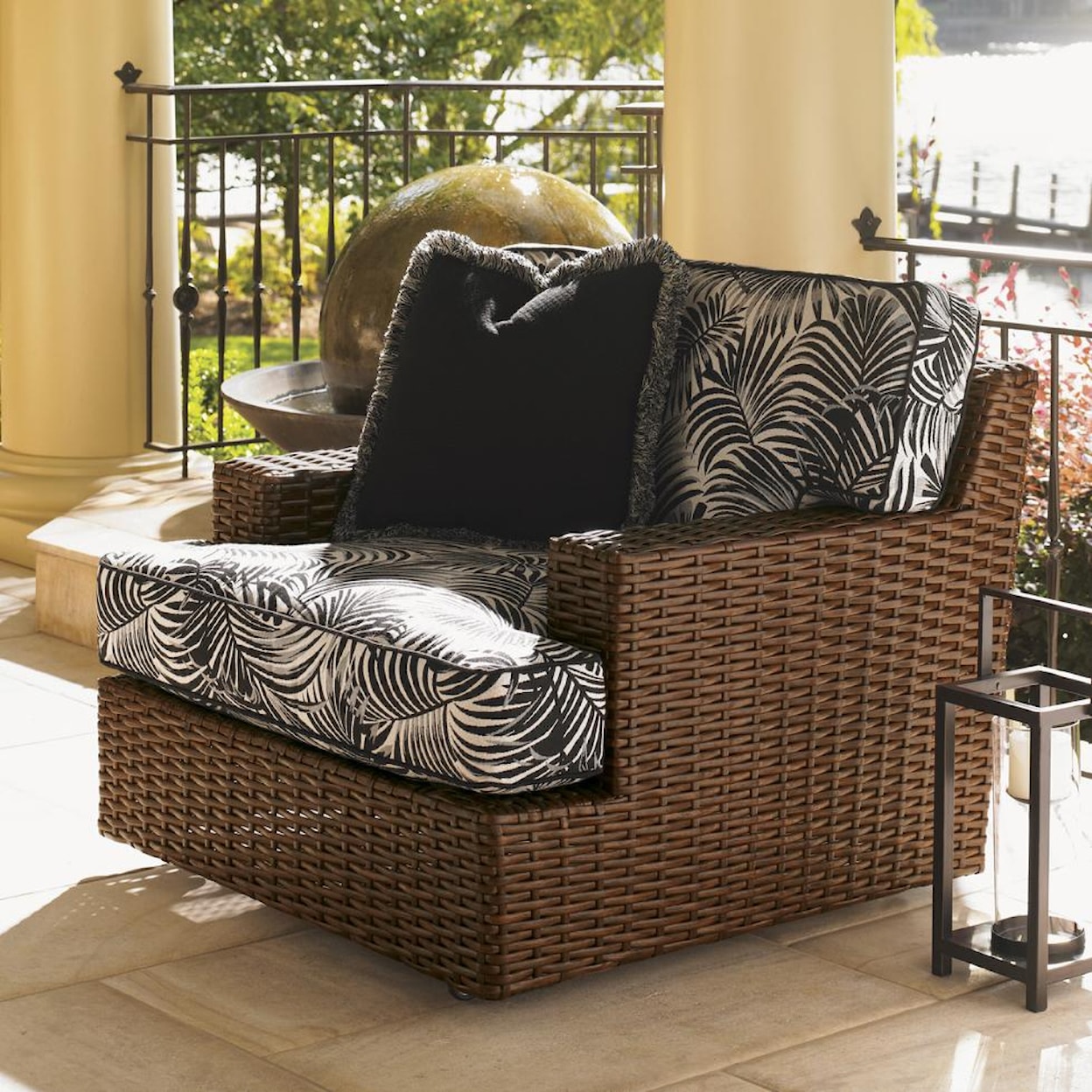 Tommy Bahama Outdoor Living Ocean Club Pacifica Swivel Lounge Chair