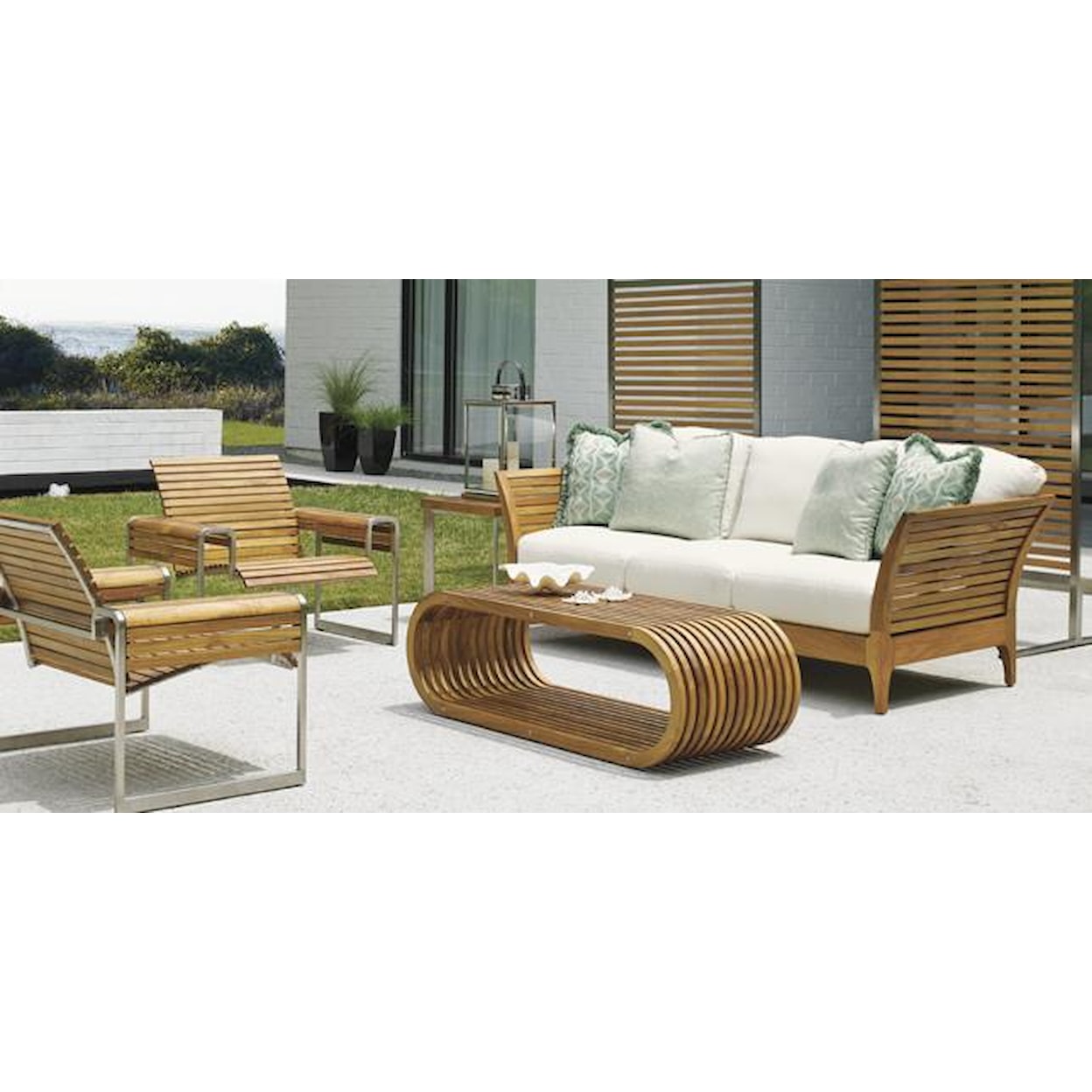 Tommy Bahama Outdoor Living Tres Chic Sofa