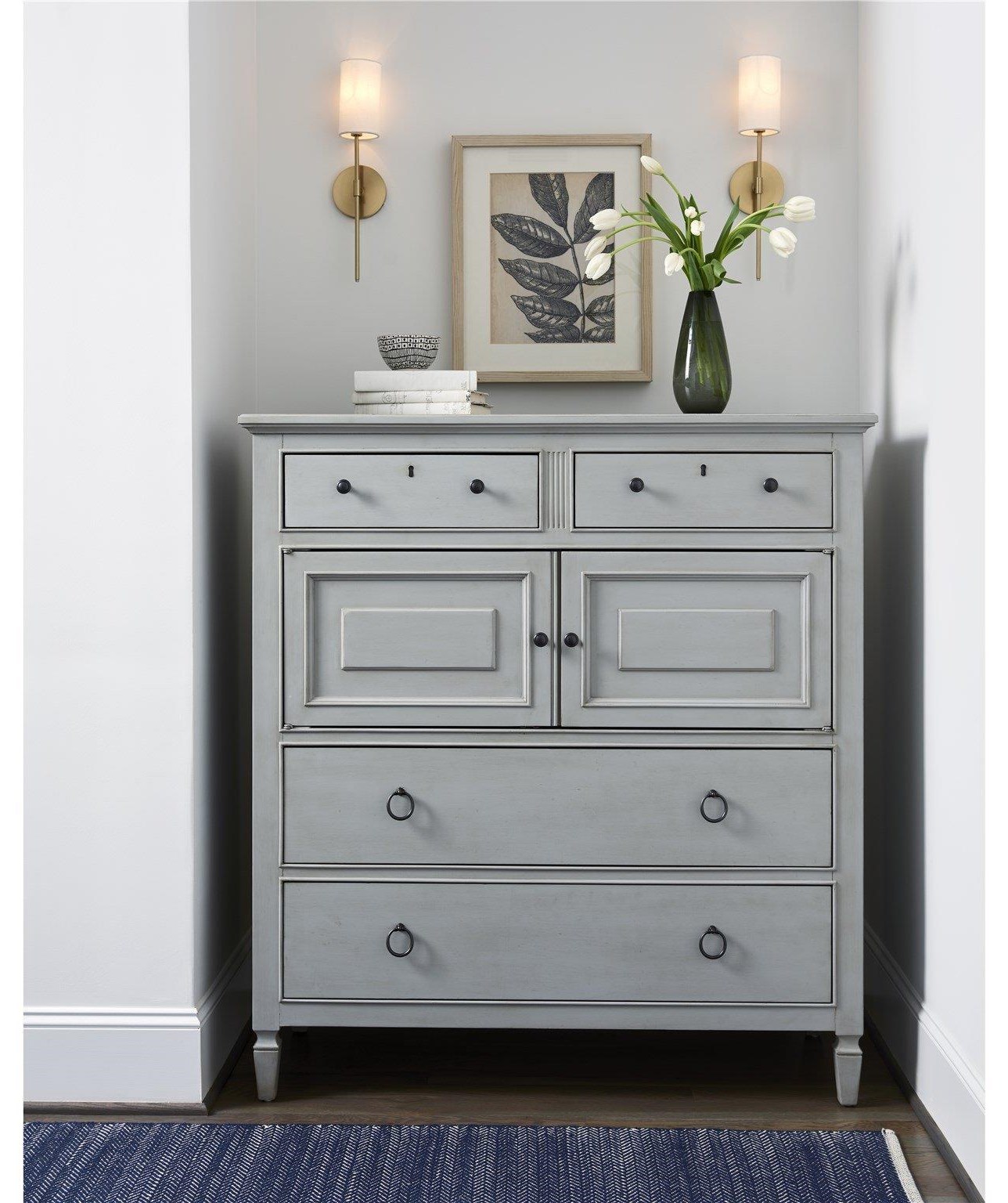 Dressing Chest
