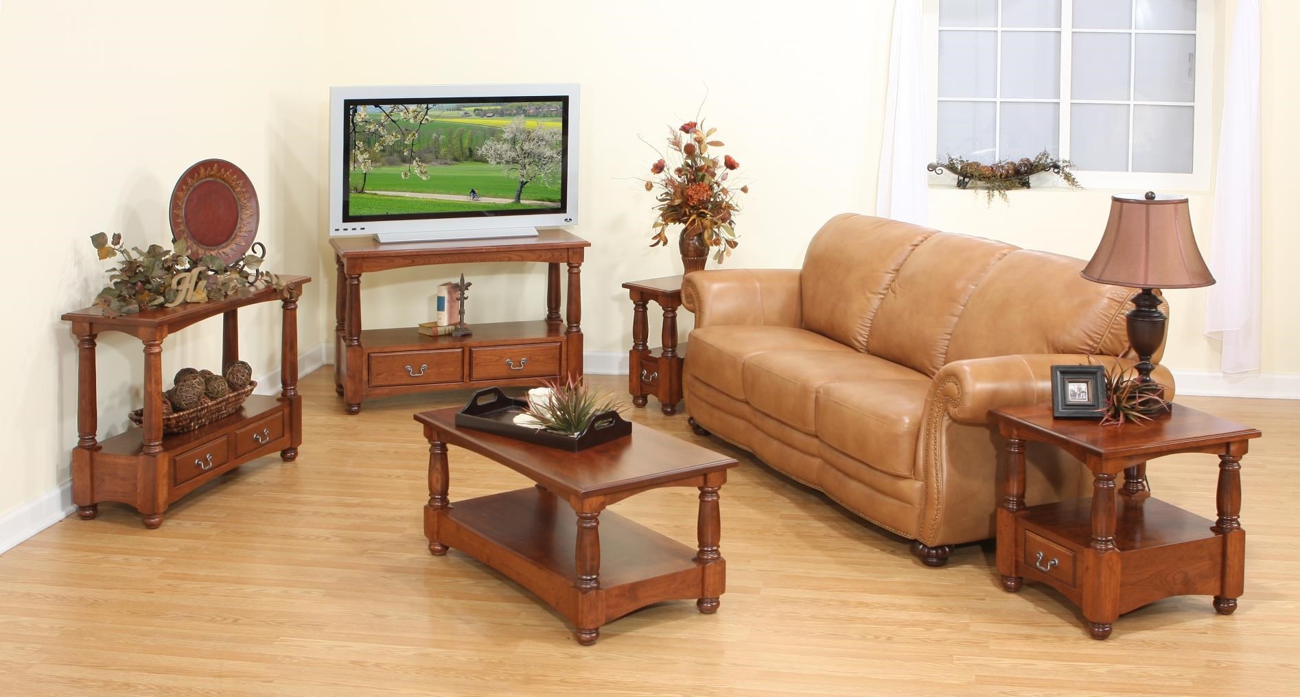 Hopewood Manchester Cocktail Table