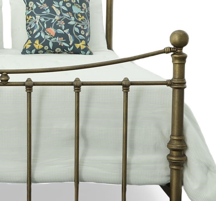 Queen Quati Iron Bed