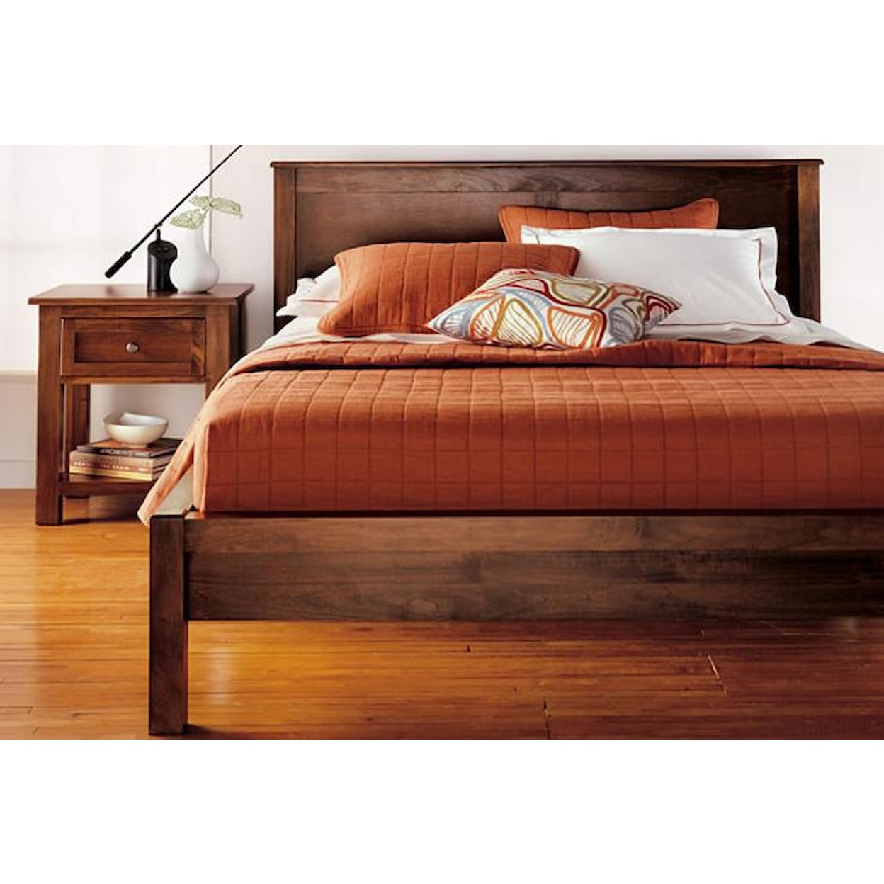 Witmer Furniture Taylor J Queen Size 2 Panel Platform Bed