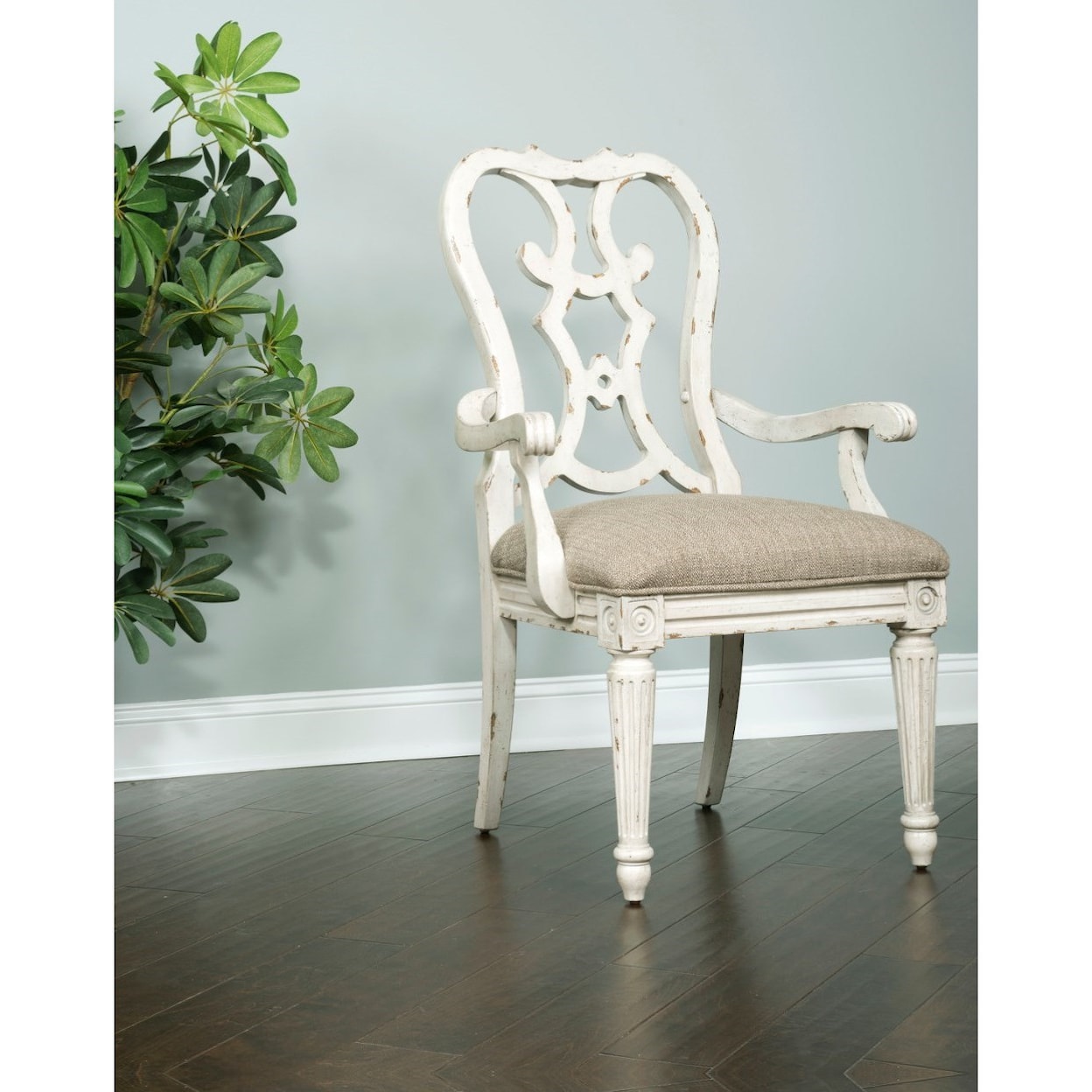 American Drew SOUTHBURY Cortona Arm Dining Chair