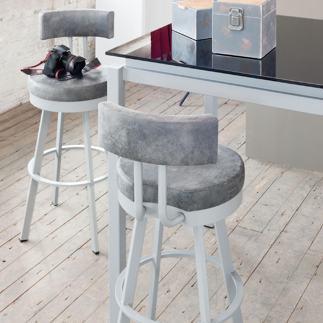 Amisco Urban 26" Barry Swivel Stool