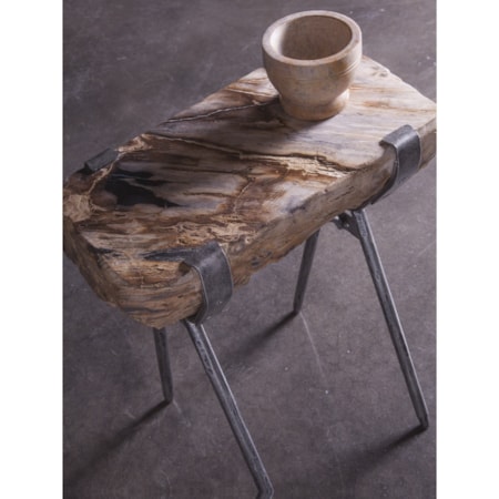 Wyatt Spot Table