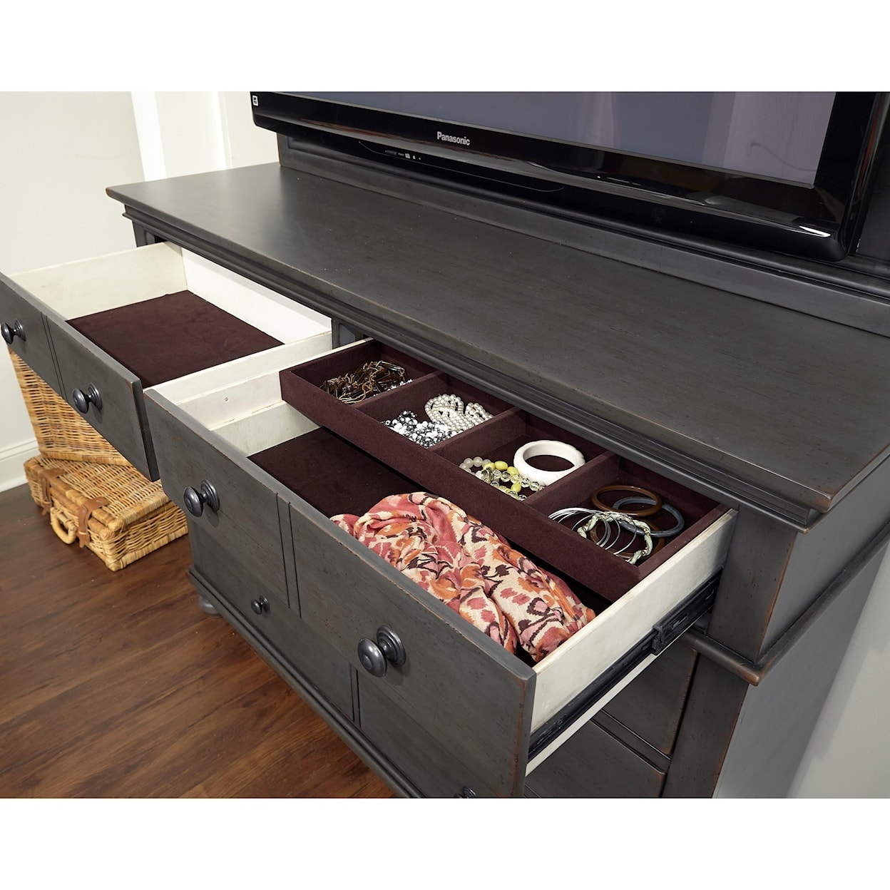 Aspenhome Oxford 8 Drawer Chesser