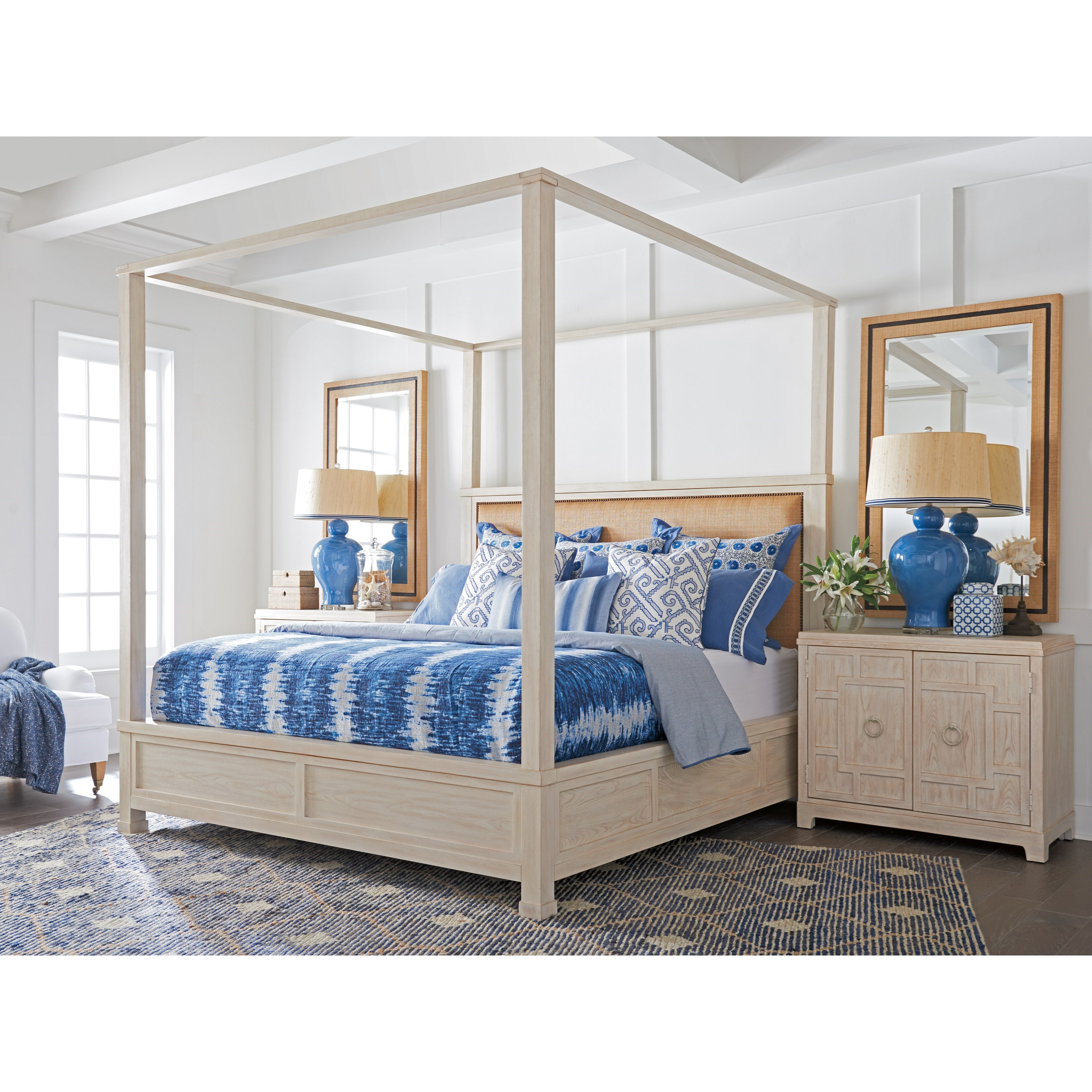 Shorecliff Canopy Bed 5/0 Queen
