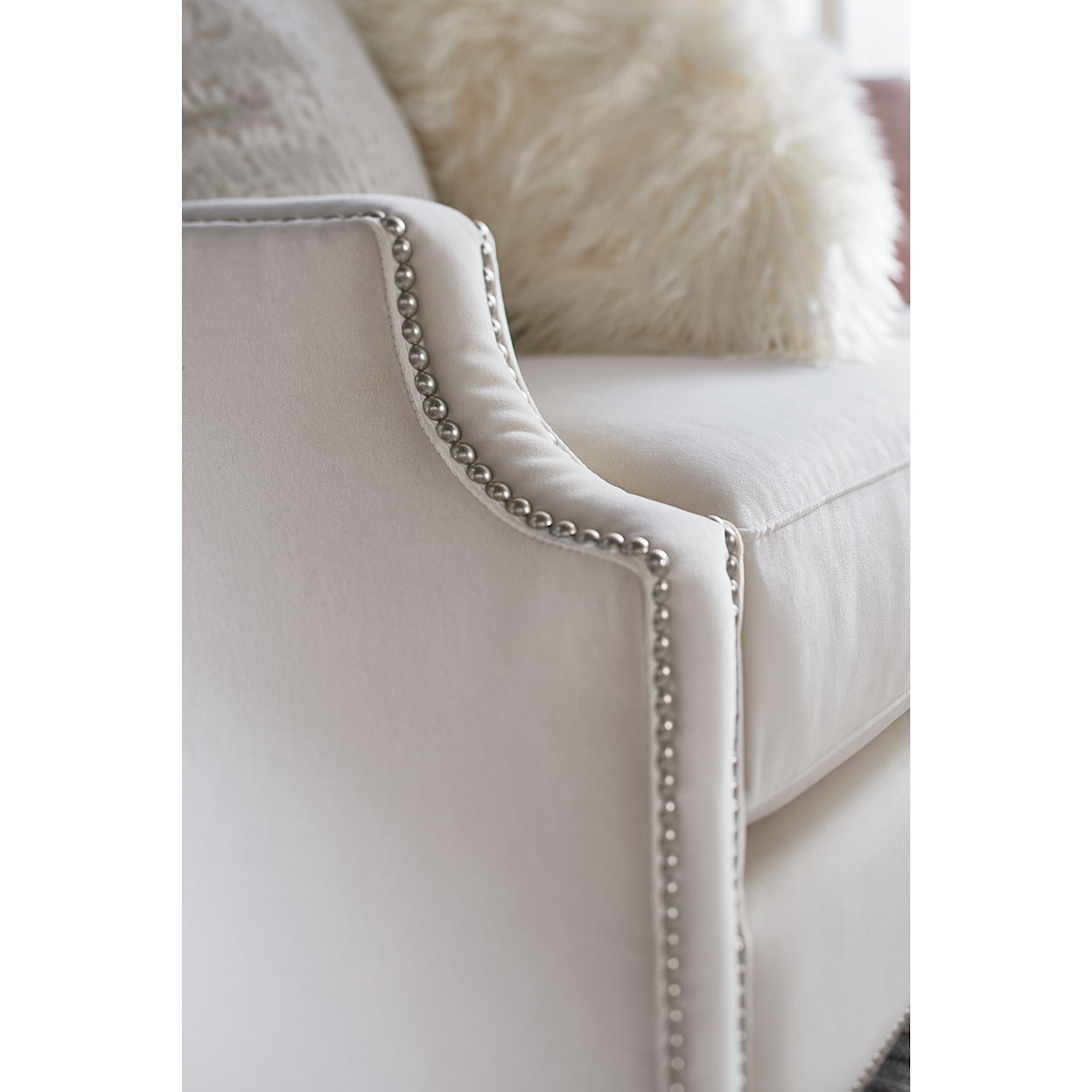 Bassett BenchMade Custom Upholstery Customizable Classic Sofa