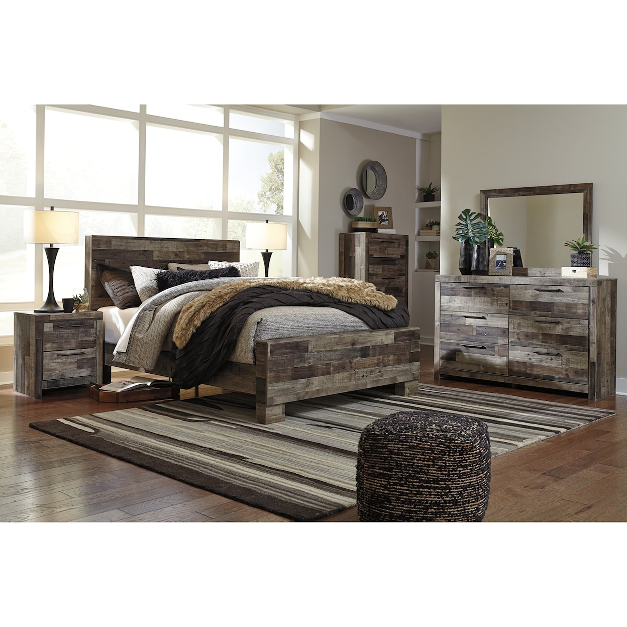 Ashley Furniture Benchcraft Derekson Dresser & Bedroom Mirror