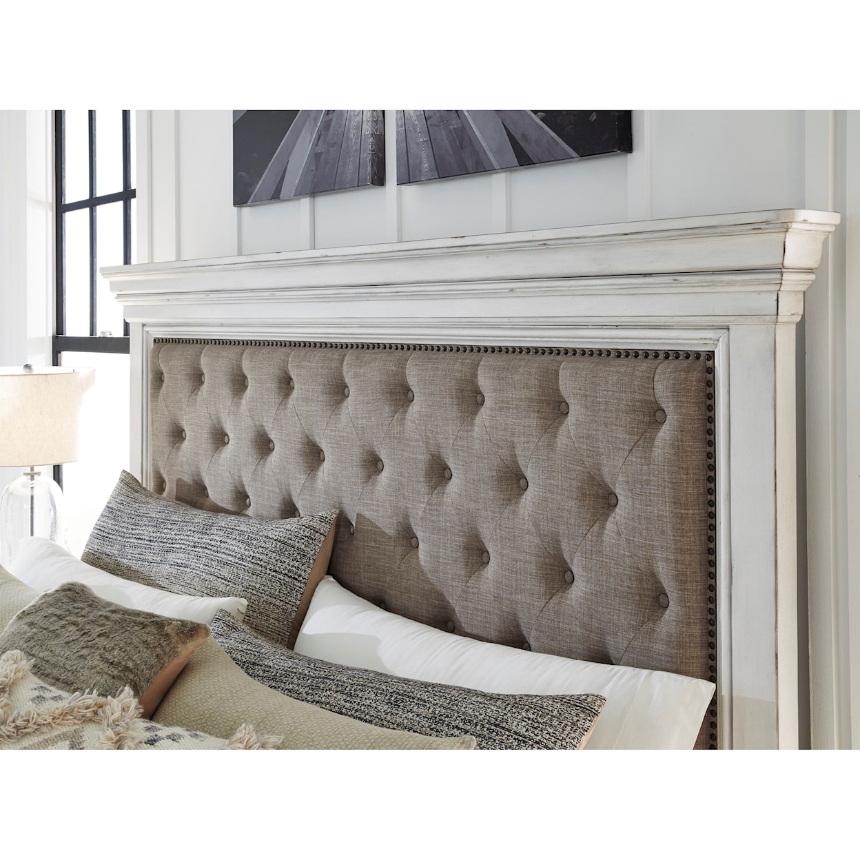 Benchcraft Kanwyn California King Upholstered Bed