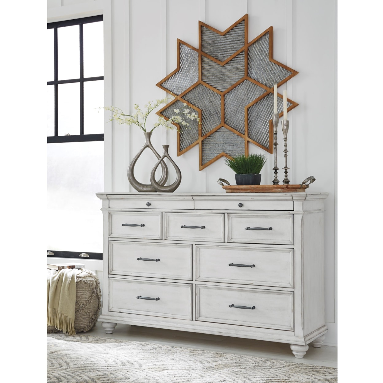 Ashley Furniture Benchcraft Kanwyn Dresser