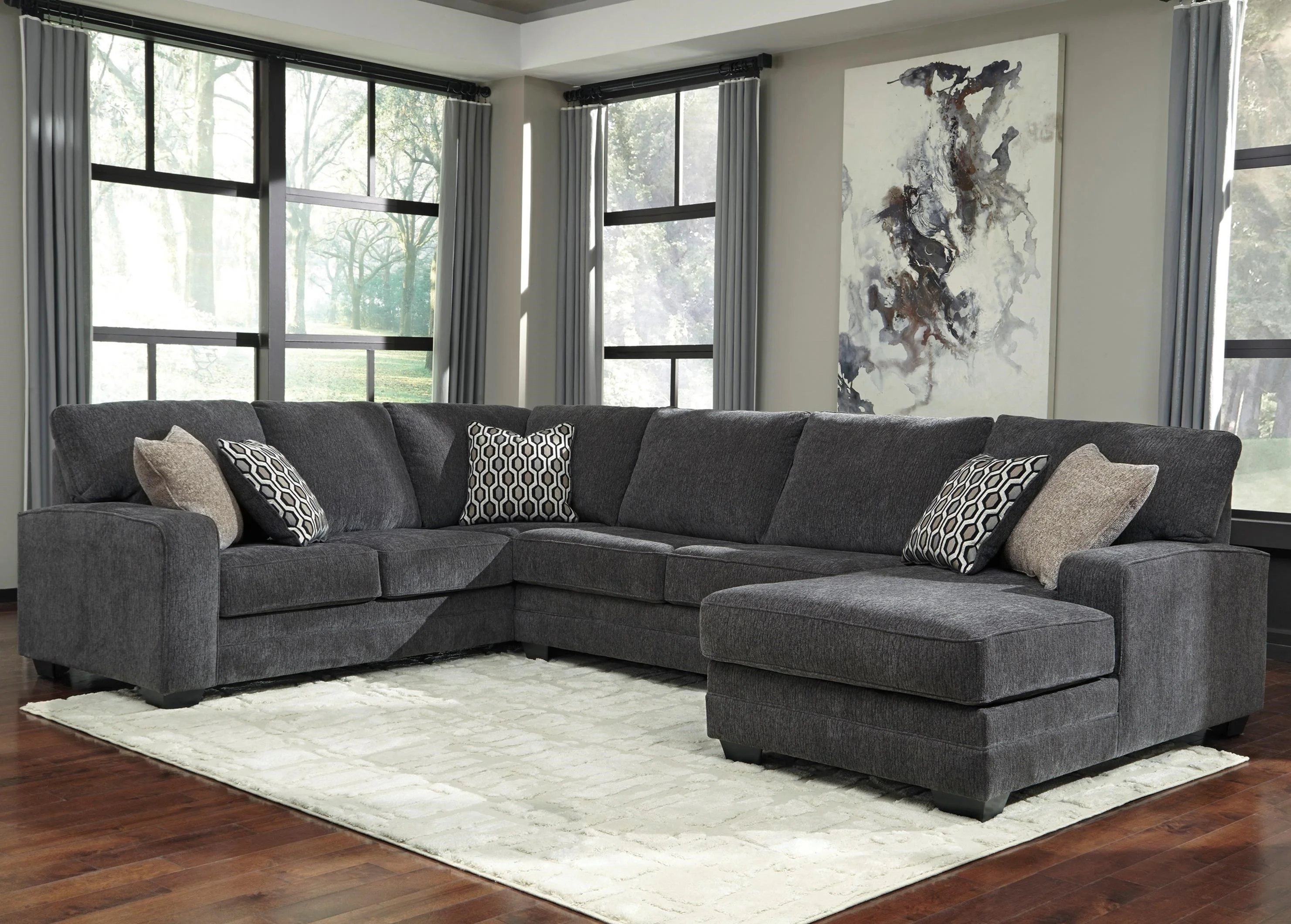 Benchcraft Tracling 72600S2 Contemporary Sectional with Right Chaise