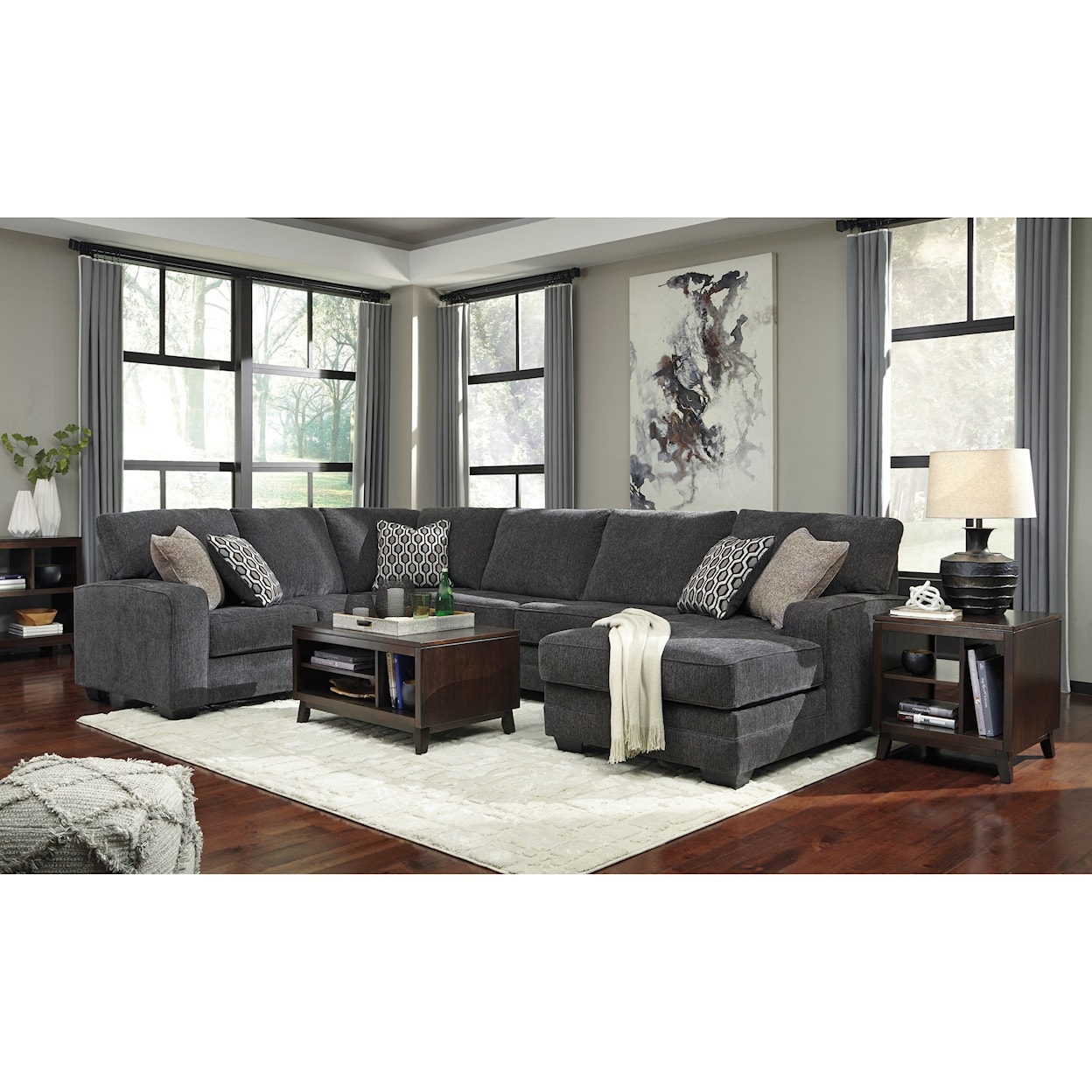 Benchcraft Tracling Sectional with Right Chaise