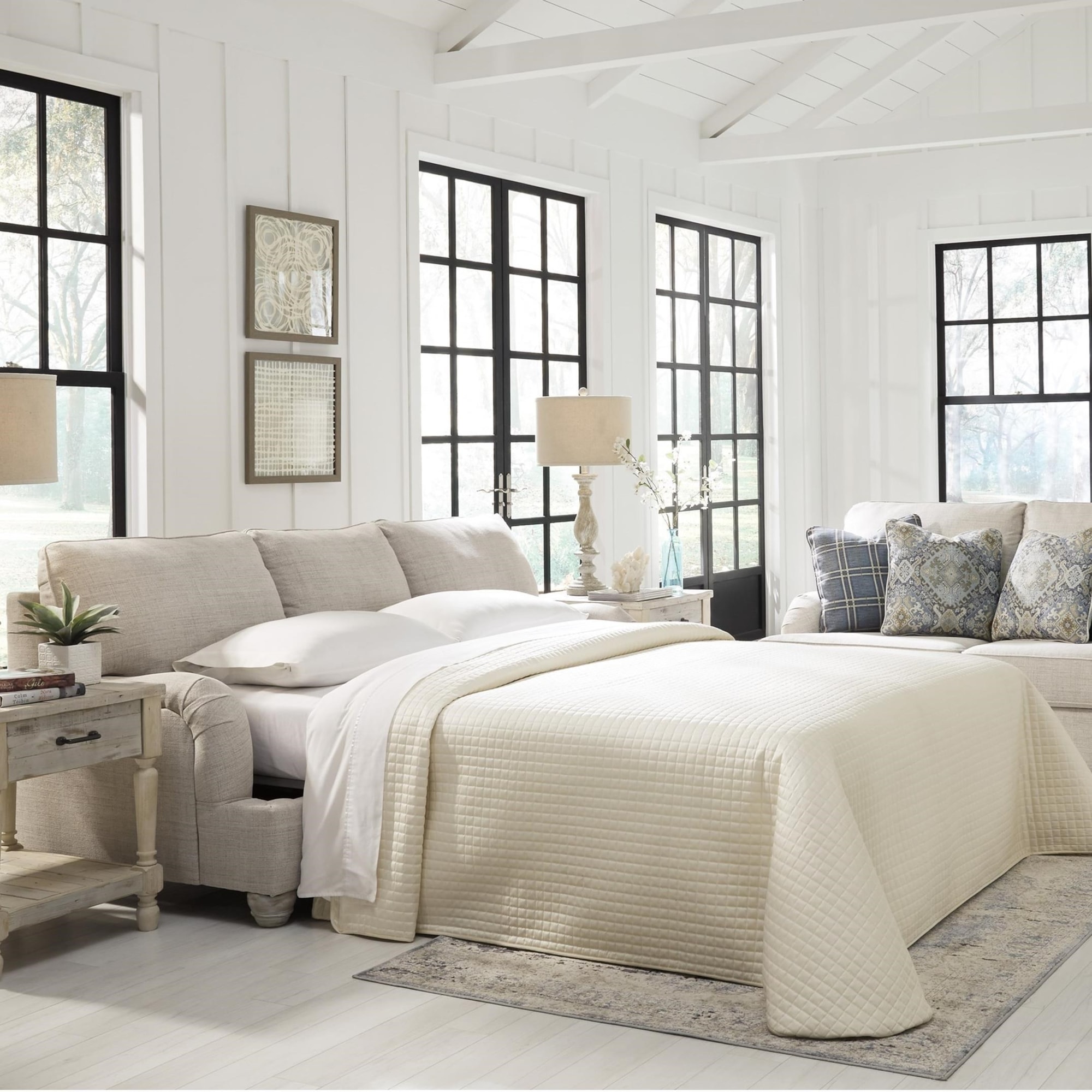 Benchcraft Traemore 2740339 Queen Sofa Sleeper with English Arms