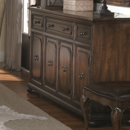 Buffet with 4 Doors and 3 Drawers