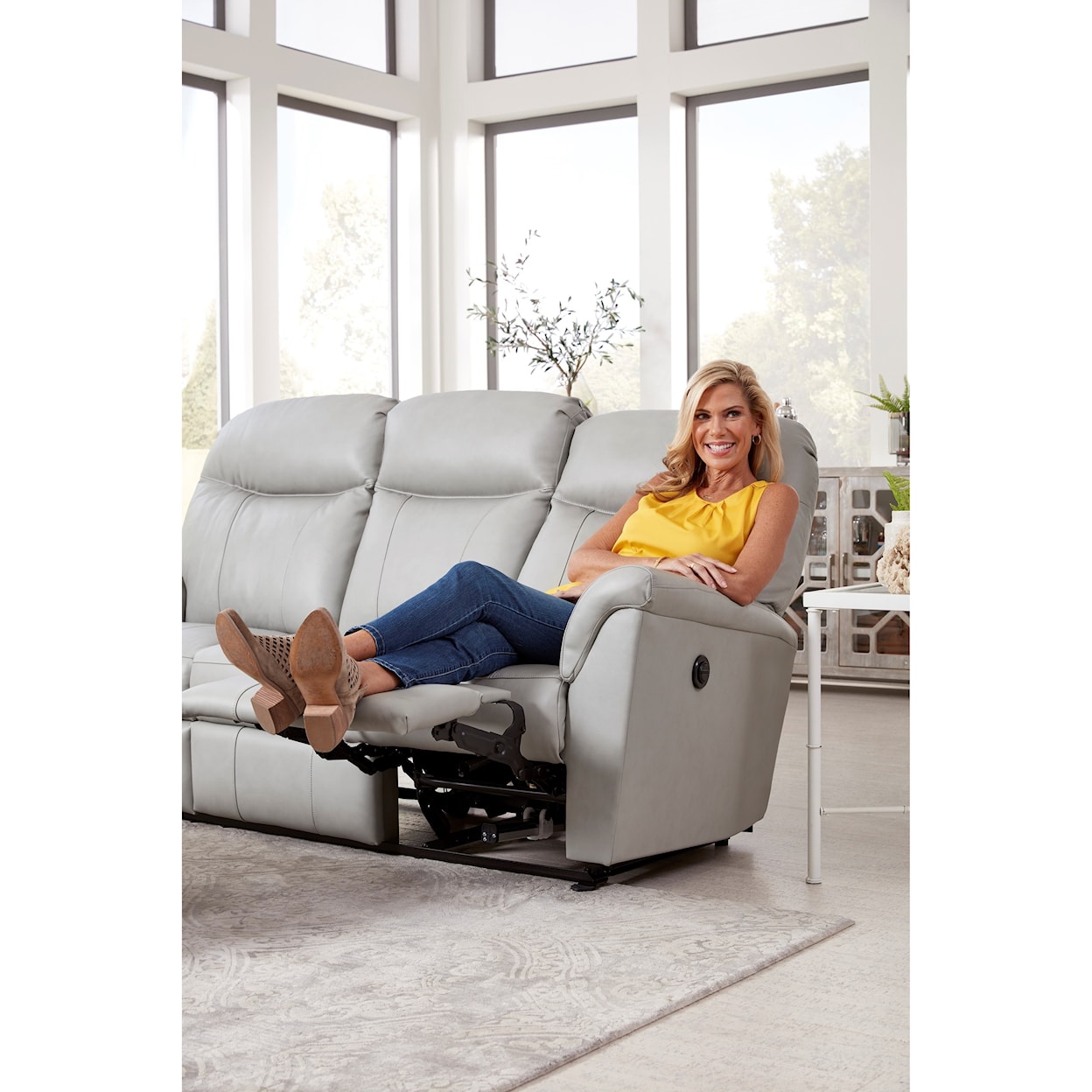 Best Home Furnishings Caitlin Power Reclining Space Saver Sofa