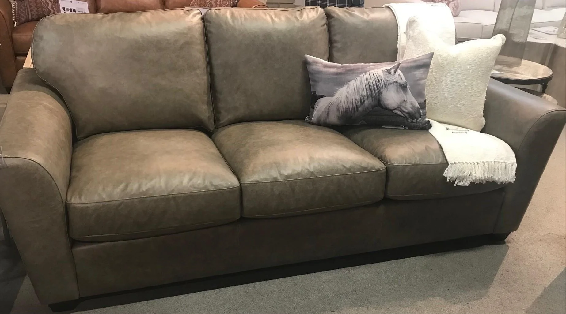Brentwood Classics L1504 190.150404 Sofa Stoney Creek Furniture Sofas