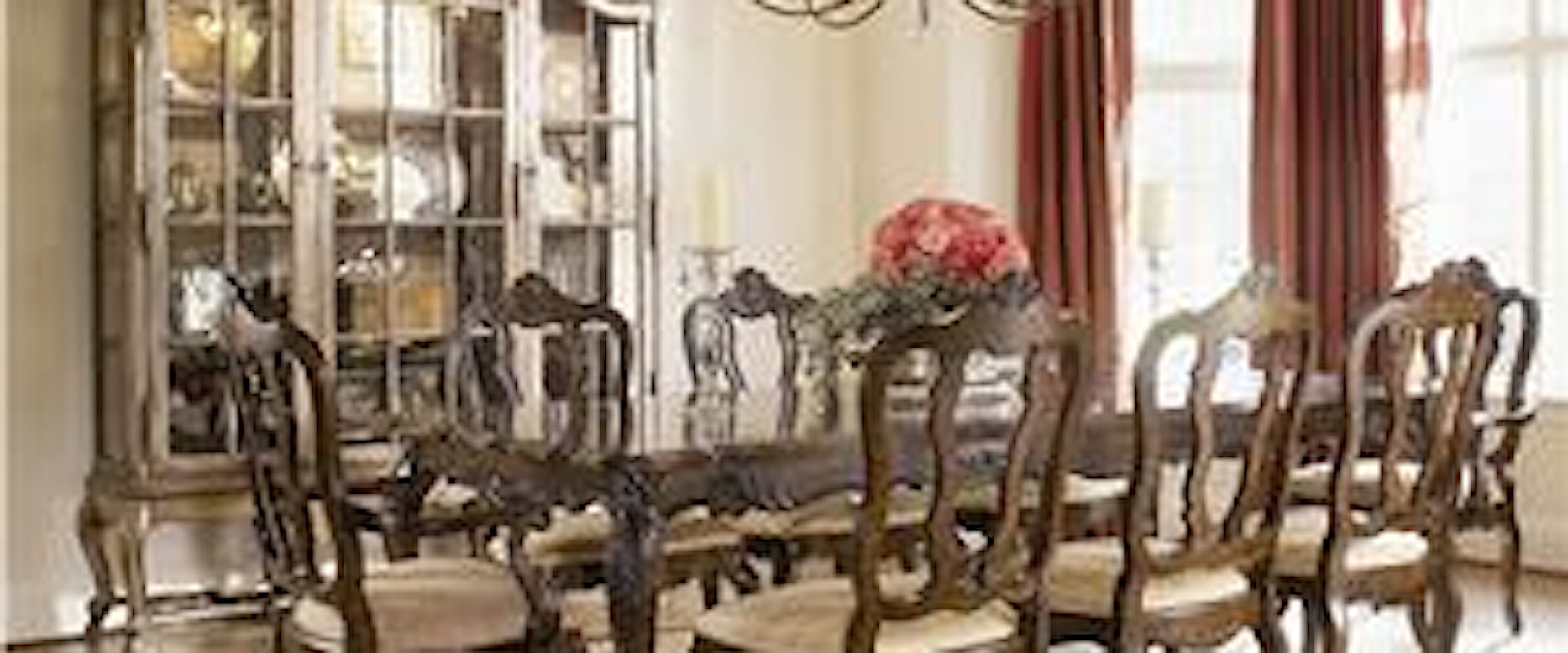 Dining Room Table and Chair Set