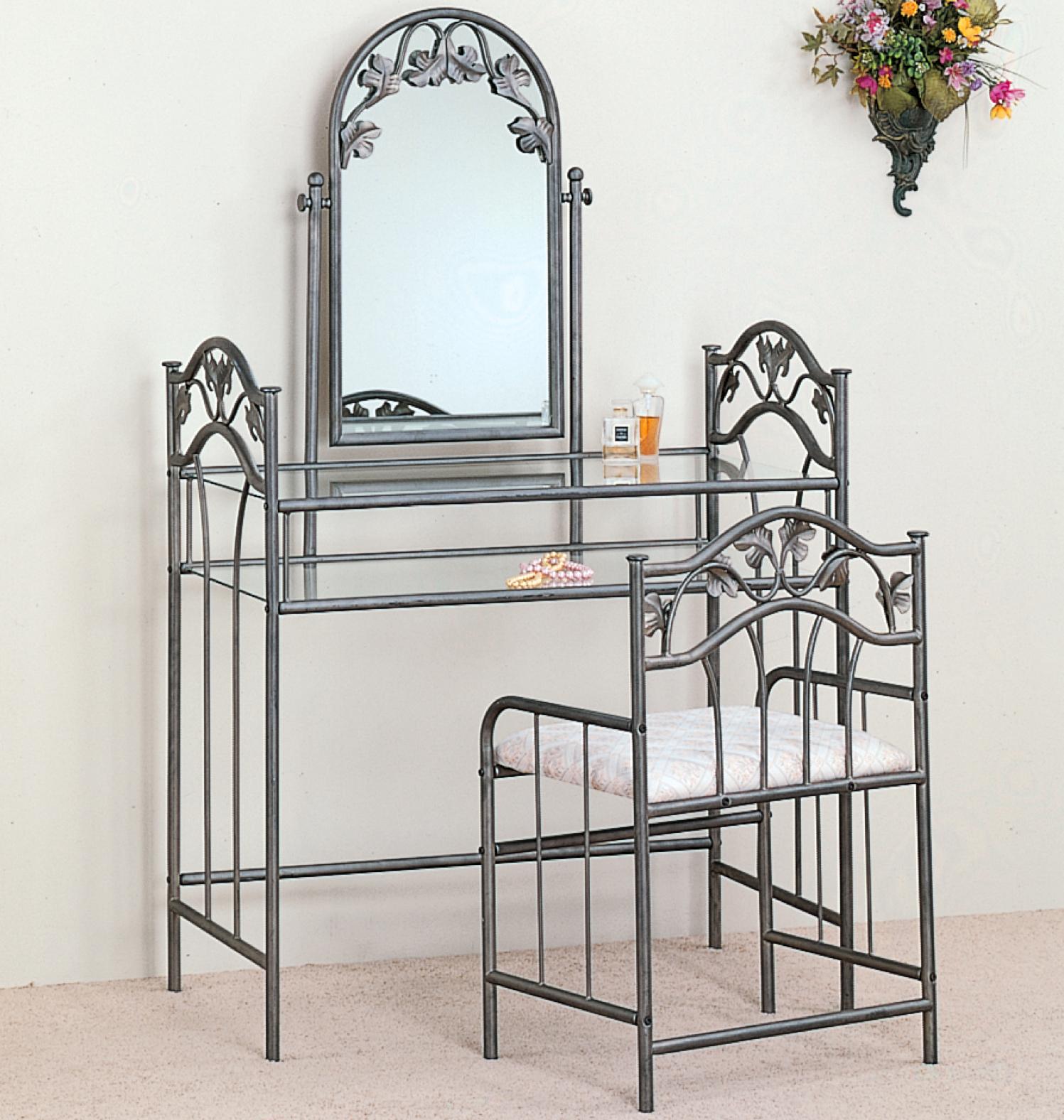 Commodore vanity set clearance with stool and mirror