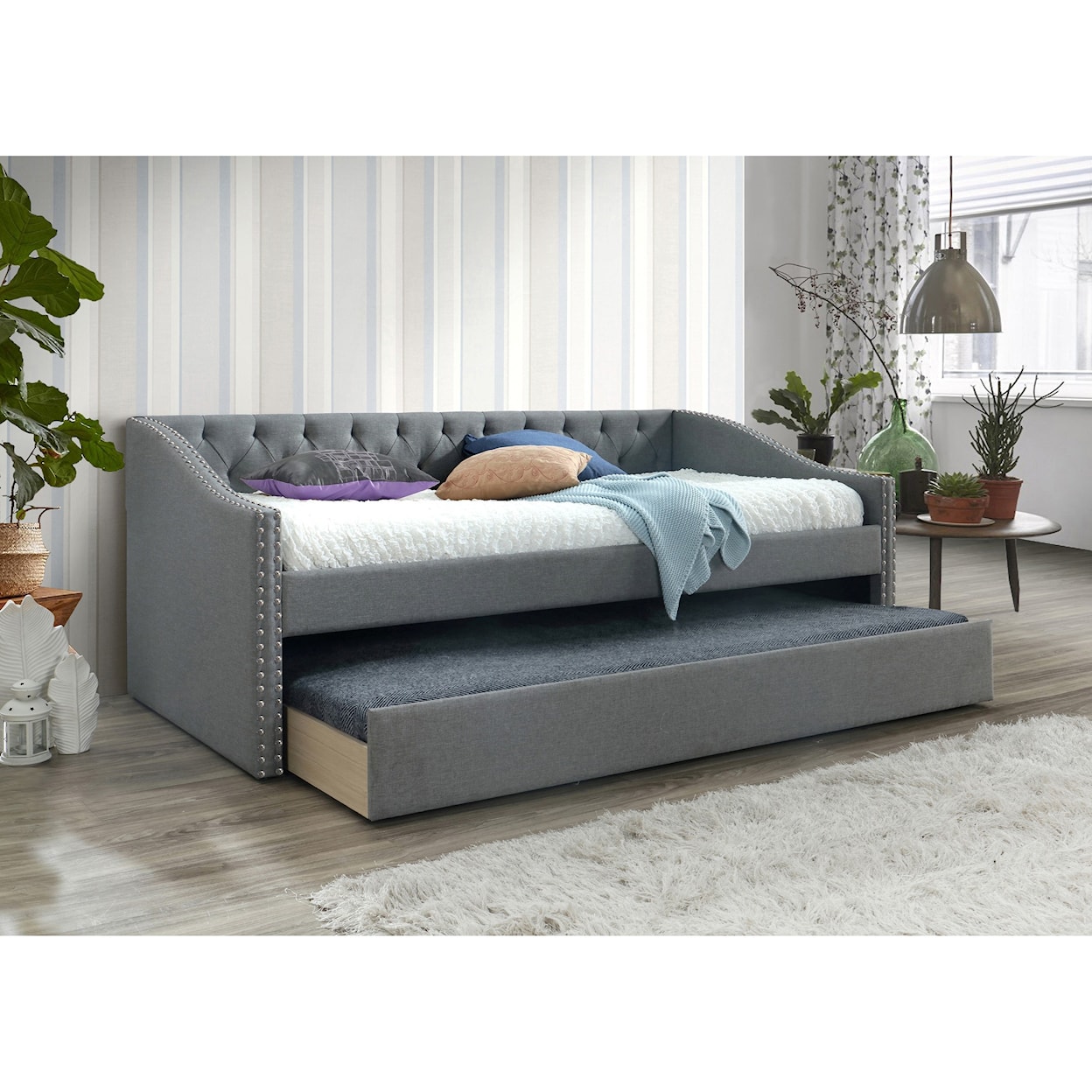 CM Loretta Daybed